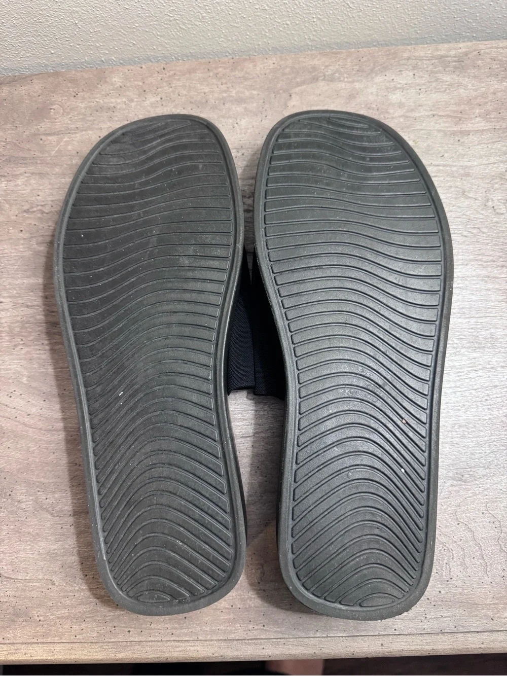 Steve Madden Black Wide-Band Slide Sandals